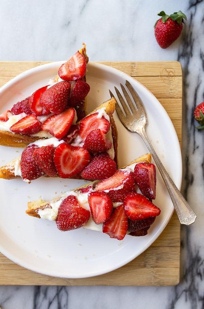 Toast alla fragola: Ricetta toast cheesecake con fragole