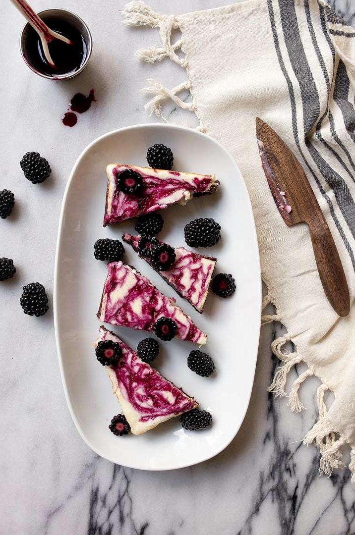 Brownies al Cheesecake e More per Due, un dessert irresistibile e facile da preparare.