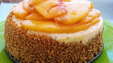 Cheesecake con Pesche al Miele e Whisky