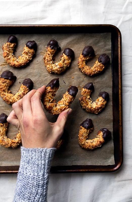 biscotti-cornetti-mandorle-ricetta-4