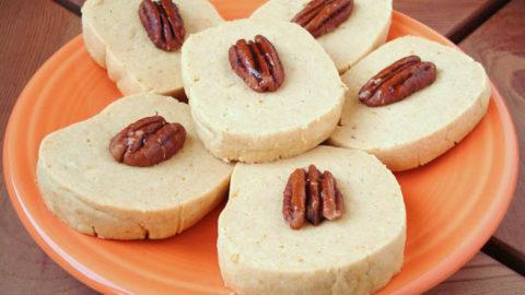 Biscotti Shortbread alla Zucca con Noci Pecan e Sciroppo d'Acero