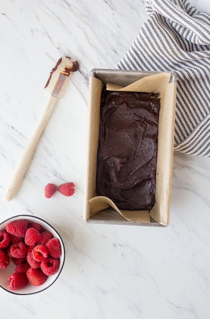 Brownies ai Lamponi per Due. Piccola porzione di brownies per due. Dolce al lampone per due. Dessert al cioccolato di San Valentino per due!