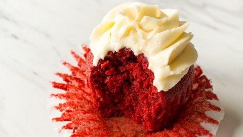 Cupcakes Red Velvet, una delizia classica per ogni occasione.
