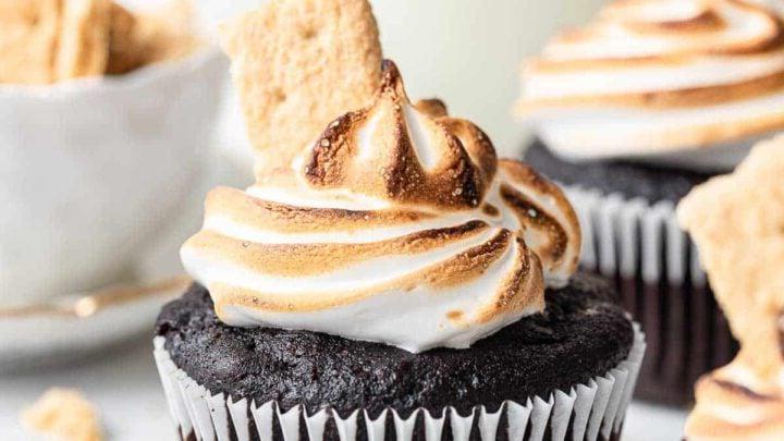 Cupcakes S'mores, ispirati al classico falò.