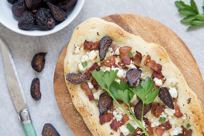 Pizza ai Fichi, Pancetta e Feta | yumuy.com