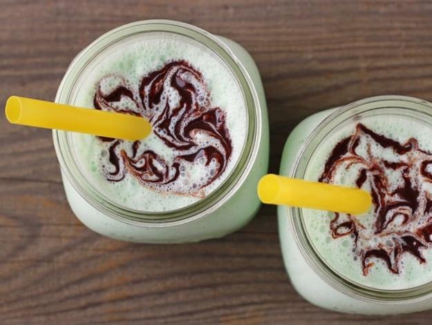 Frullato Shamrock con guarnizione