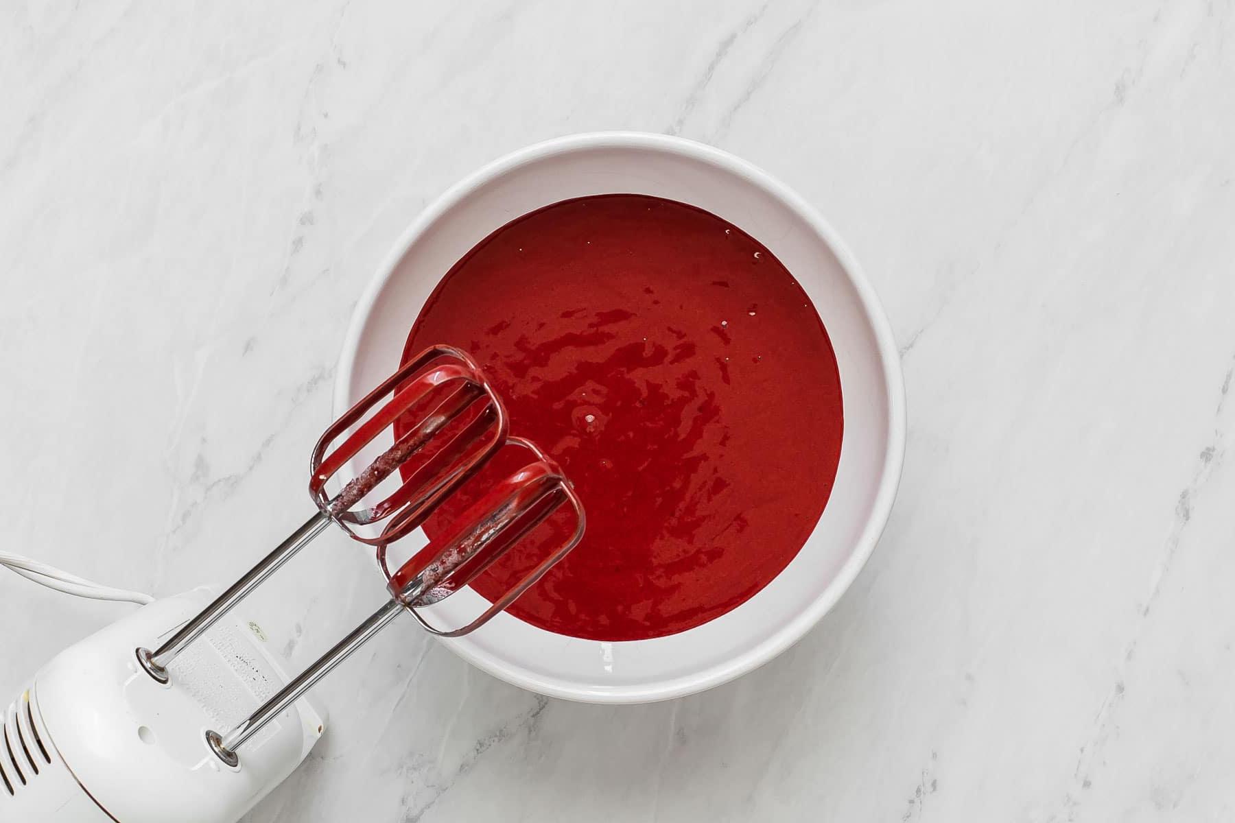 Impasto torta Red Velvet.