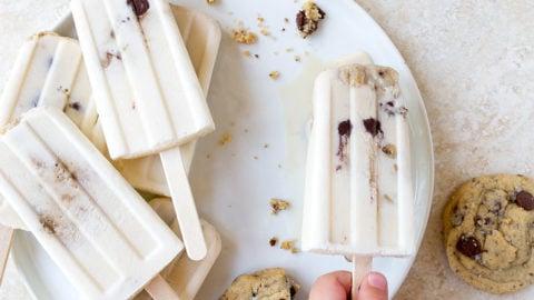 Ghiaccioli Latte e Biscotti 5 Gelati biscotti e latte. Gelati cremosi e golosi con biscotti all'interno.