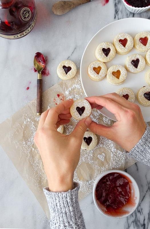 Ricetta biscotti al burro da tagliare e riempire con marmellata