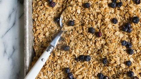 Granola Senza Noci fatta con semi e cuori di canapa