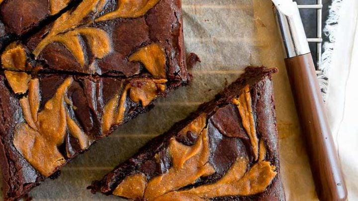 Brownies al Vortice di Zucca per due: brownies con vortice di crema alla zucca. Preparati in uno stampo da plumcake, perfetti per due persone!