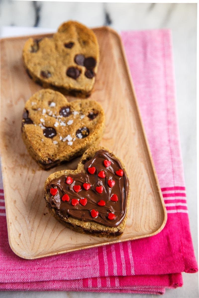 Biscotti a Cuore da Ritagliare Senza Stendere l'Impasto: Ricetta Biscotti con Gocce di Cioccolato