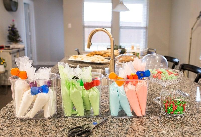 Idee per Feste di Decorazione Biscotti 9 Preparazione ghiaccia reale per decorare biscotti