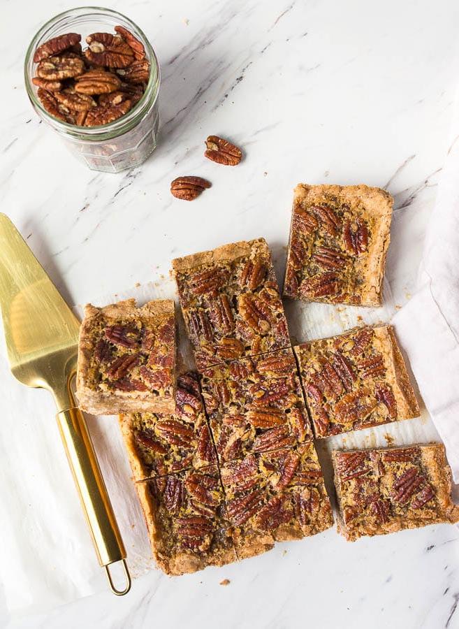 Barrette di torta di noci pecan facili, perfette per le feste