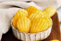 Delicate French Shell Cakes