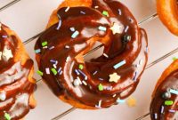 Crispy Chocolate Cruller Twists