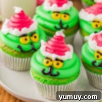 grinch cupcakes