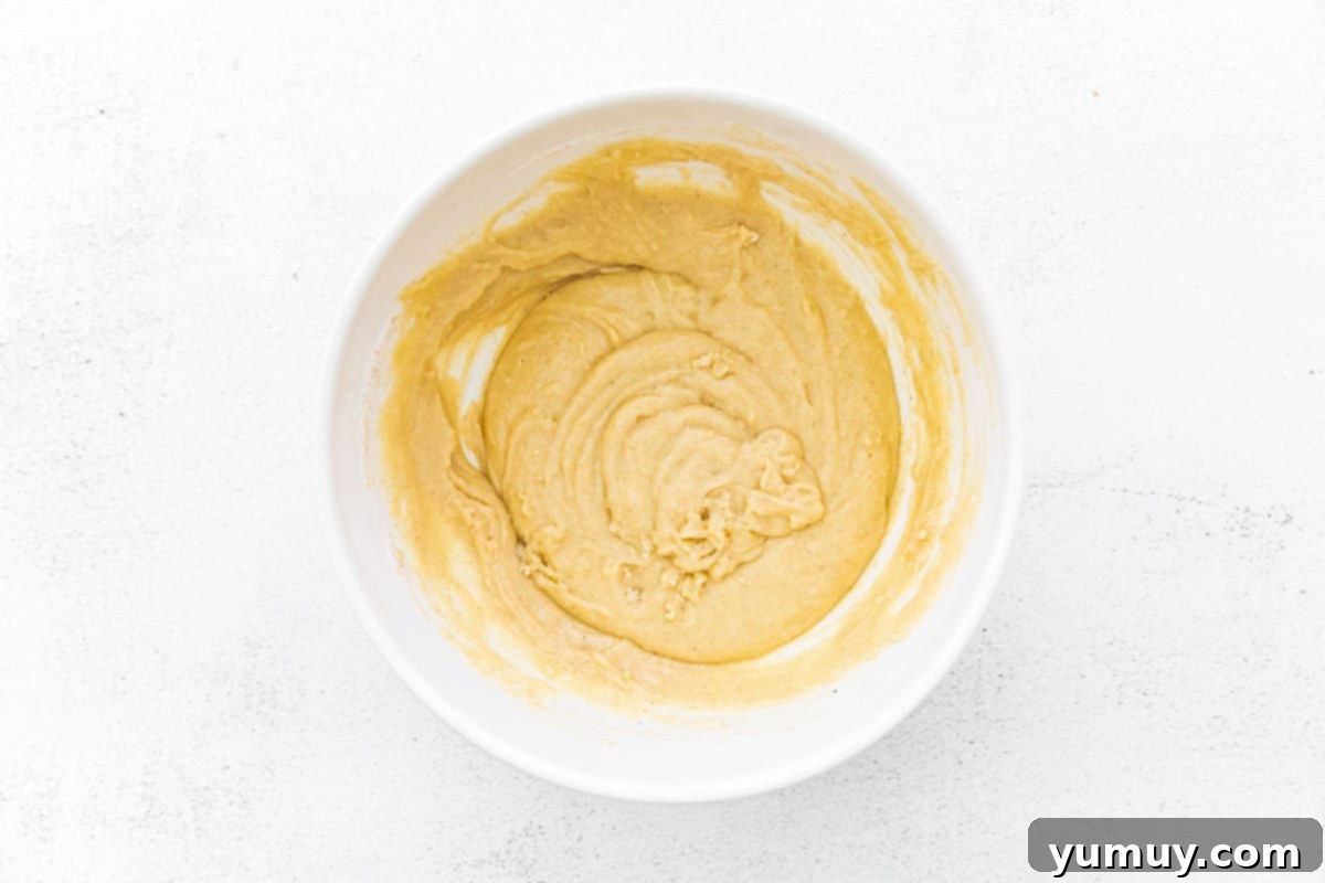 Golden Apple Crumb Cupcakes 4 how to make apple pie cupcakes