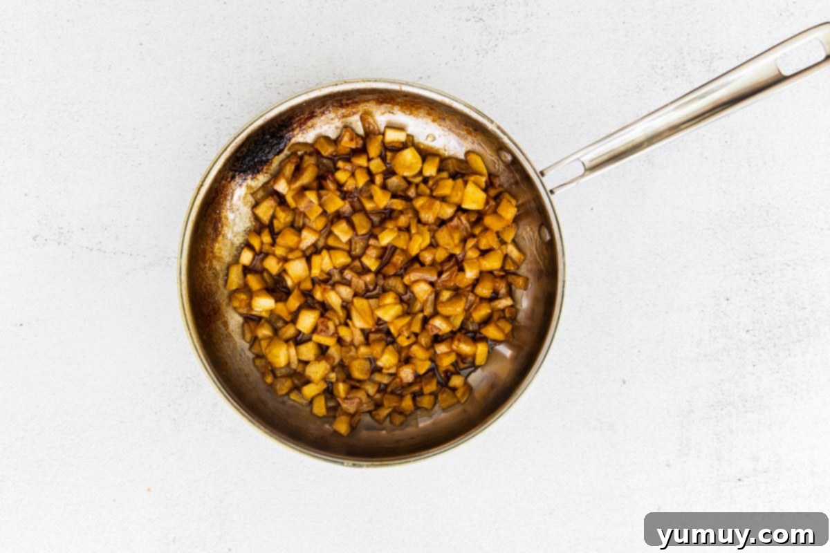 Golden Apple Crumb Cupcakes 6 how to make apple pie cupcakes