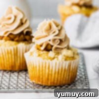 Golden Apple Crumb Cupcakes 9 featured apple pie cupcake